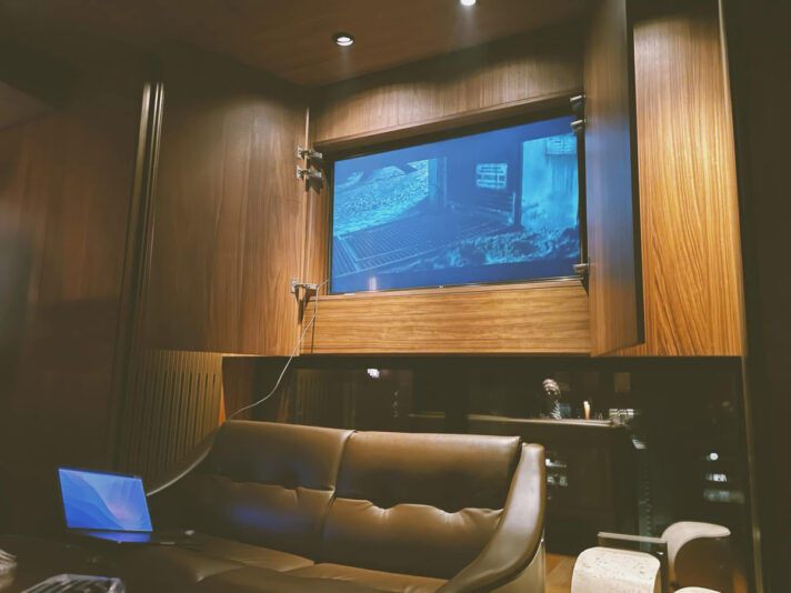 965E67A0-4EE1-4ED5-BF3D-42A5CDB48AF5